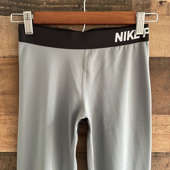 Nike Pro Women's Grey Capri Compression Dri‑fit Leggings Large Swoosh Small - Picture 4 of 9